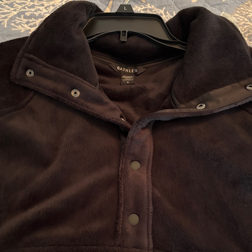 Athleta Woman’s Black Fleece Pullover